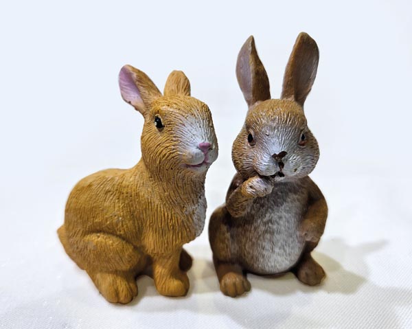 Häschen klassisch 7,7x4,6cm – aus feinstem Kunstharz