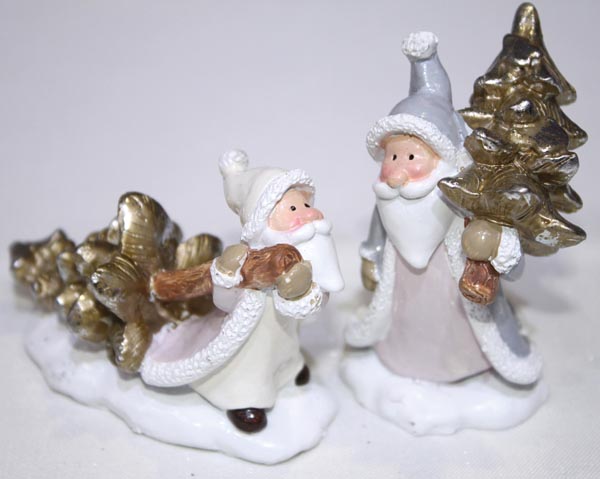 Santa mit Baum 9,1x5,8x3,7cm