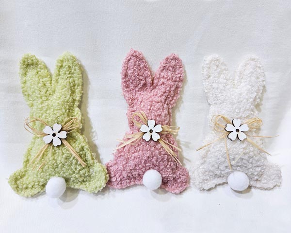 Süßer Hase 13x8x3cm, Kuschelstoff mit Bommelschwänzchen